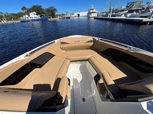 Sea Ray SLX 260 Outboard 5 2027 Sea Ray SLX 260 Outboard 6
