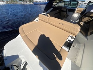 Sea Ray SLX 260 Outboard 9 2027 Sea Ray SLX 260 Outboard 10
