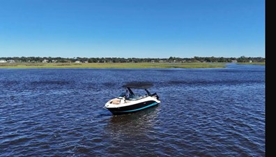 Sea Ray SLX 260 Outboard 15 2027 Sea Ray SLX 260 Outboard 16