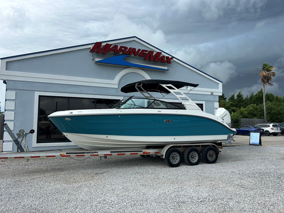 2026 Sea Ray SDX 250 Outboard 3