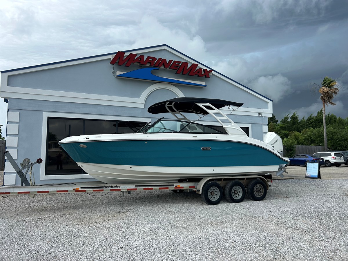 2026 Sea Ray SDX 250 Outboard 4