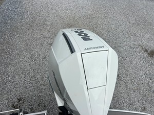 2026 Sea Ray SDX 250 Outboard 8