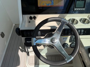 Boston Whaler 280 VANTAGE 17 2021 Boston Whaler 280 VANTAGE 18