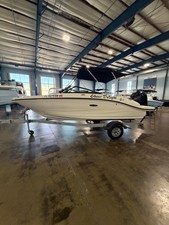 Sea Ray 190 SPX OB 3 2018 Sea Ray 190 SPX OB 4