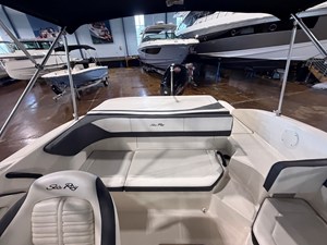 Sea Ray 190 SPX OB 7 2018 Sea Ray 190 SPX OB 8