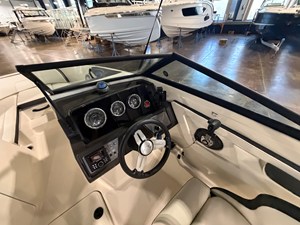 Sea Ray 190 SPX OB 11 2018 Sea Ray 190 SPX OB 12