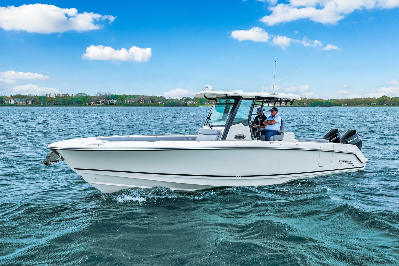 2026 Boston Whaler 330 Outrage 15