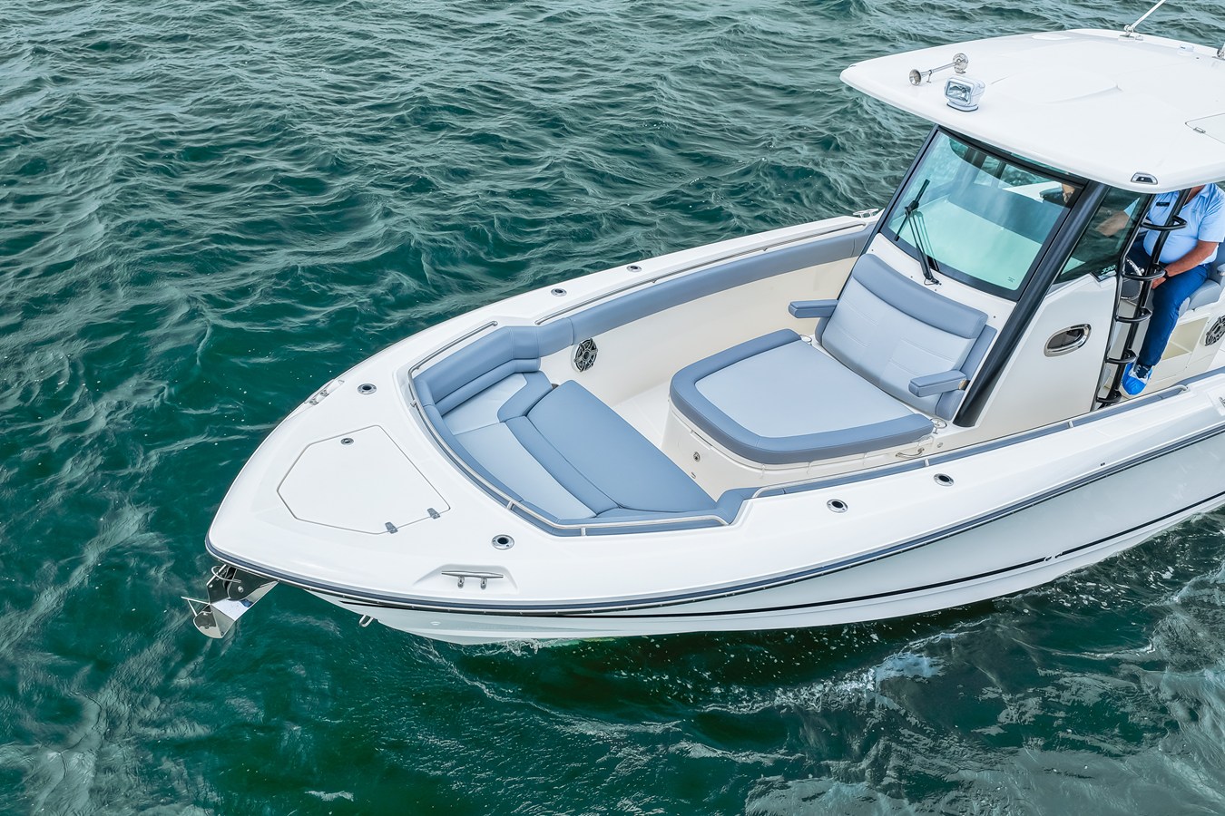 2026 Boston Whaler 330 Outrage 18