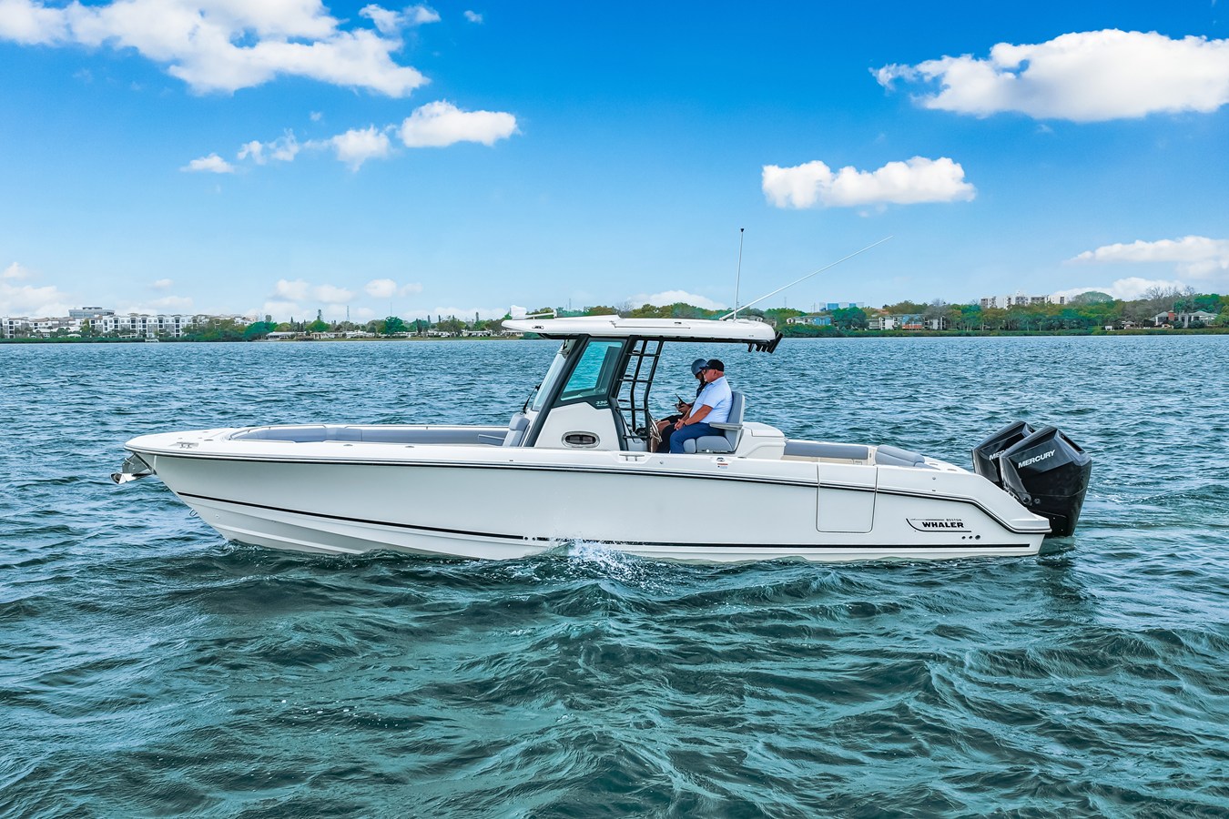 2026 Boston Whaler 330 Outrage 19