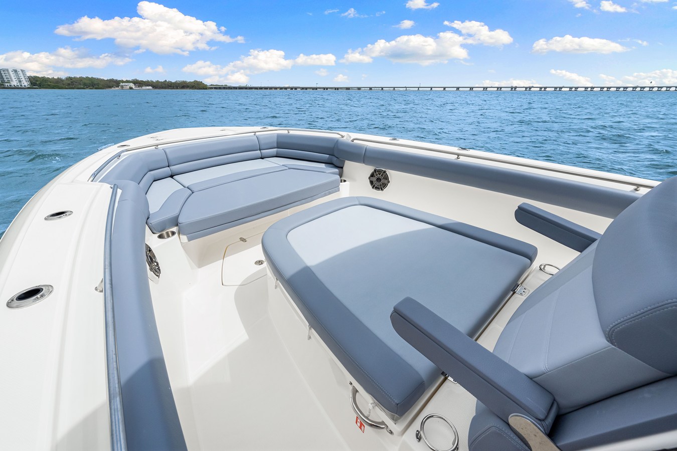 2026 Boston Whaler 330 Outrage 30