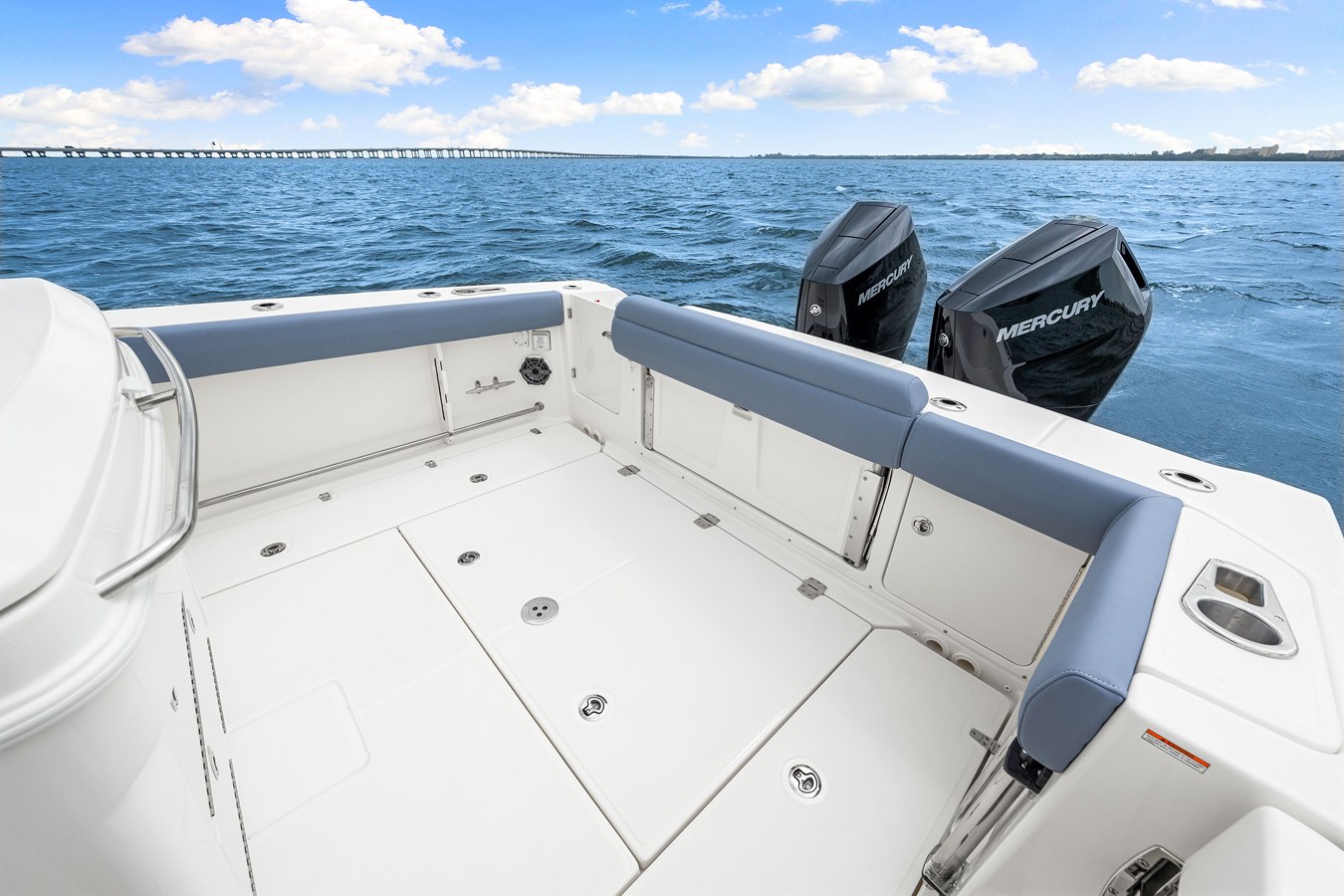 2026 Boston Whaler 330 Outrage 47