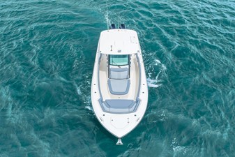 Boston Whaler 330 Outrage 10 2026 Boston Whaler 330 Outrage 11
