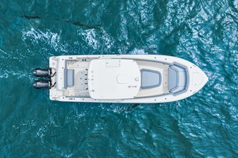 Boston Whaler 330 Outrage 11 2026 Boston Whaler 330 Outrage 12
