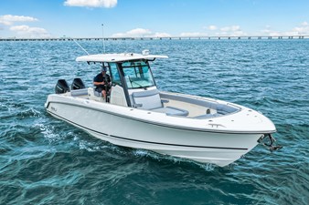 Boston Whaler 330 Outrage 12 2026 Boston Whaler 330 Outrage 13