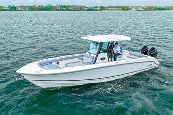 Boston Whaler 330 Outrage 15 2026 Boston Whaler 330 Outrage 16