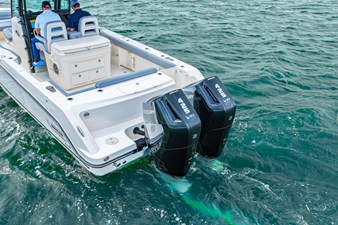 Boston Whaler 330 Outrage 21 2026 Boston Whaler 330 Outrage 22