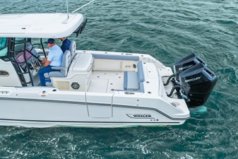 Boston Whaler 330 Outrage 23 2026 Boston Whaler 330 Outrage 24