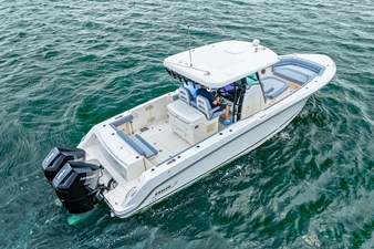 Boston Whaler 330 Outrage 25 2026 Boston Whaler 330 Outrage 26
