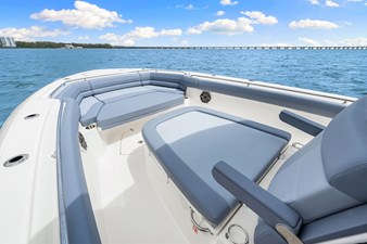 Boston Whaler 330 Outrage 29 2026 Boston Whaler 330 Outrage 30