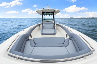 Boston Whaler 330 Outrage 34 2026 Boston Whaler 330 Outrage 35