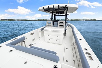 Boston Whaler 330 Outrage 37 2026 Boston Whaler 330 Outrage 38