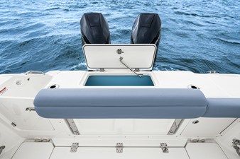 Boston Whaler 330 Outrage 41 2026 Boston Whaler 330 Outrage 42