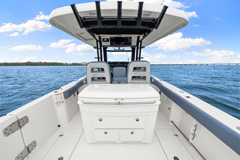 Boston Whaler 330 Outrage 44 2026 Boston Whaler 330 Outrage 45