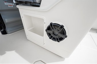 Boston Whaler 330 Outrage 48 2026 Boston Whaler 330 Outrage 49
