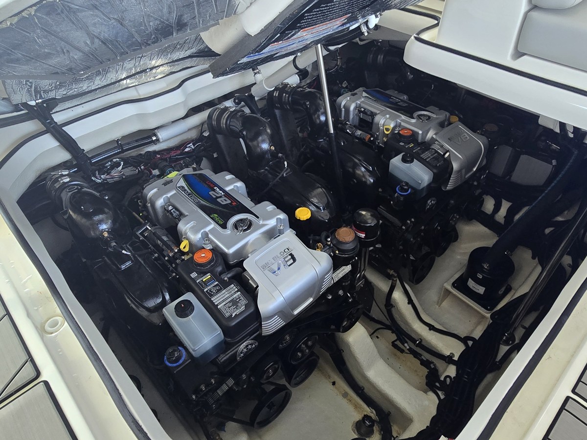 2027 Sea Ray SLX 400 7