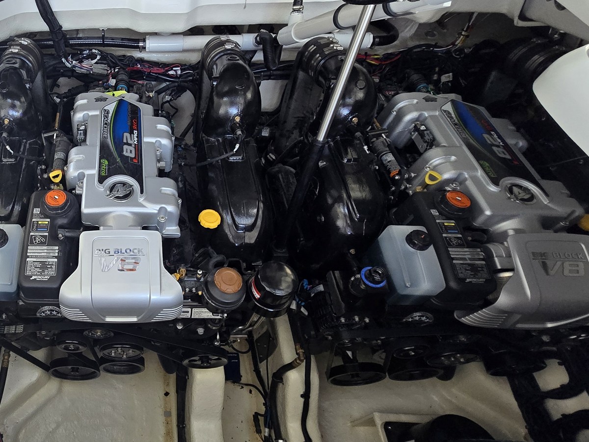 2027 Sea Ray SLX 400 8