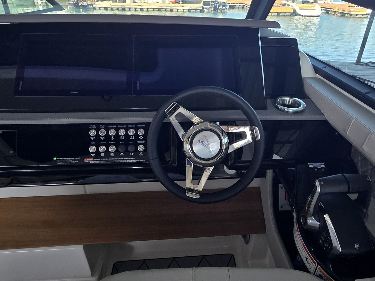 2027 Sea Ray SLX 400 29