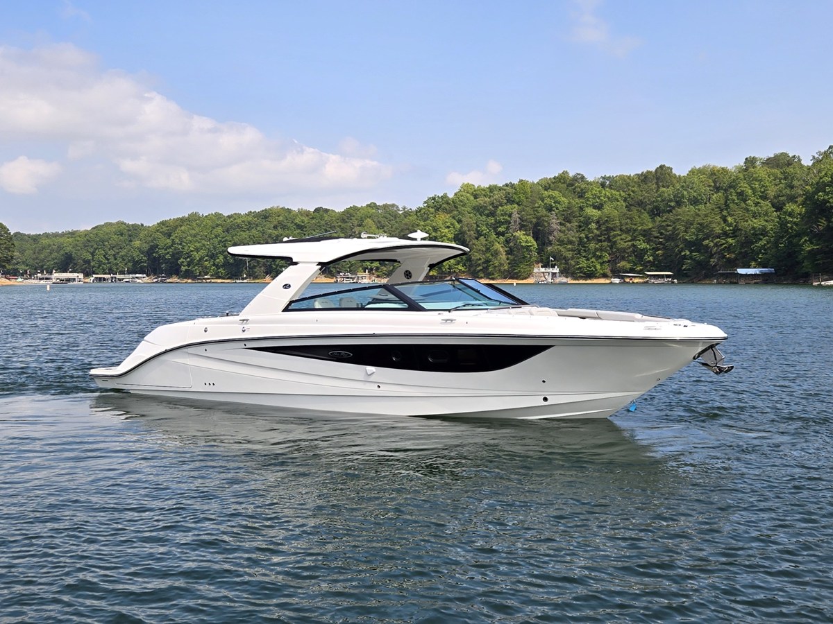 2027 Sea Ray SLX 400 53