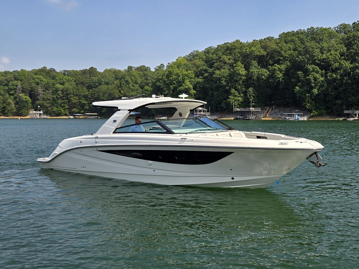 2027 Sea Ray SLX 400 55