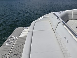 2027 Sea Ray SLX 400 11
