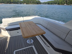 2027 Sea Ray SLX 400 17