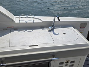 2027 Sea Ray SLX 400 19