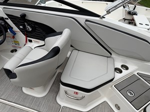 2025 Sea Ray 21 SPX 13