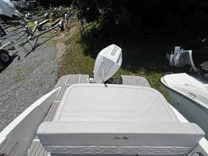 Sea Ray SPX 210 Outboard 2 2026 Sea Ray SPX 210 Outboard 3
