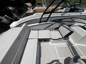 Sea Ray SPX 210 Outboard 6 2026 Sea Ray SPX 210 Outboard 7