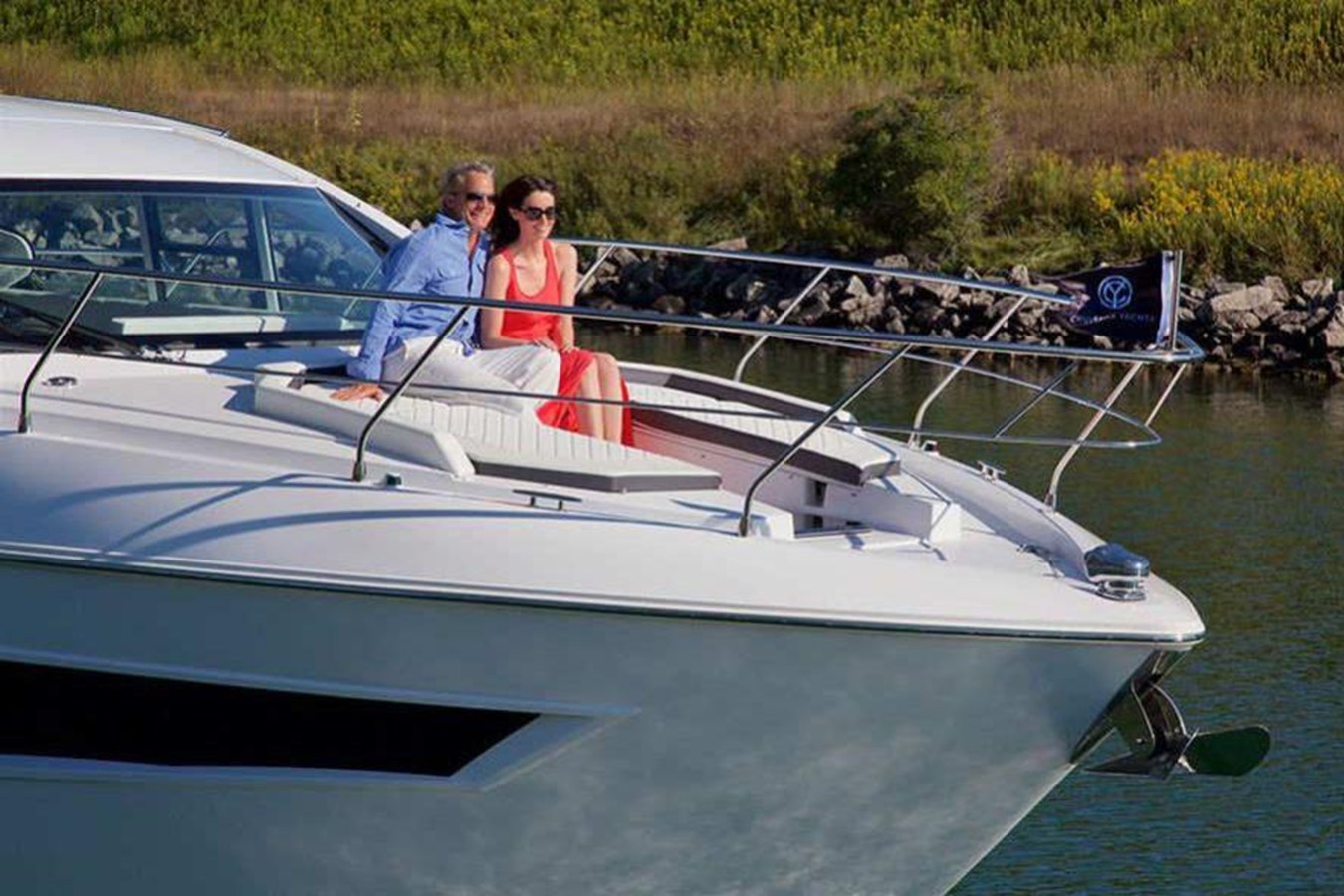 2027 Cruisers Yachts 46 Cantius 4