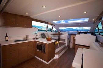 2027 Cruisers Yachts 46 Cantius 8
