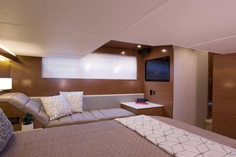2027 Cruisers Yachts 46 Cantius 11
