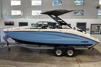 Yamaha 252SE 1 2026 Yamaha 252SE 2