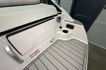 2026 Yamaha 252SE 9