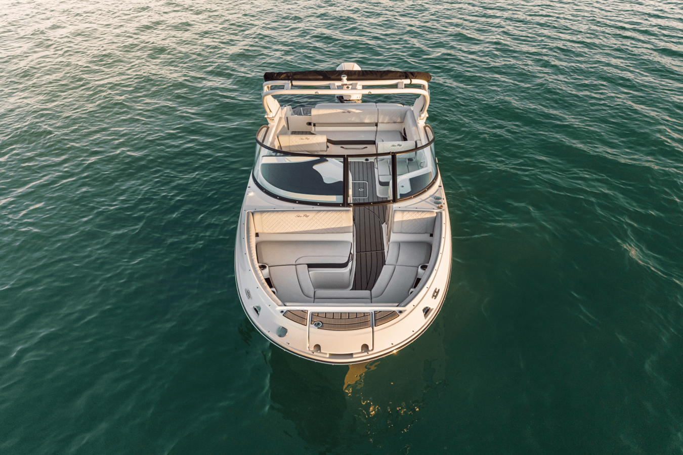 2026 Sea Ray SDX 230 Outboard 9