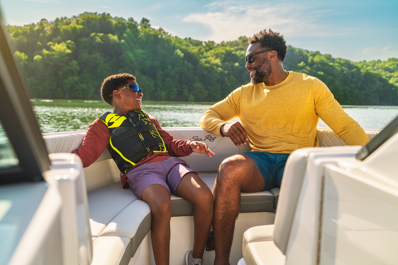 2026 Sea Ray SDX 230 Outboard 12