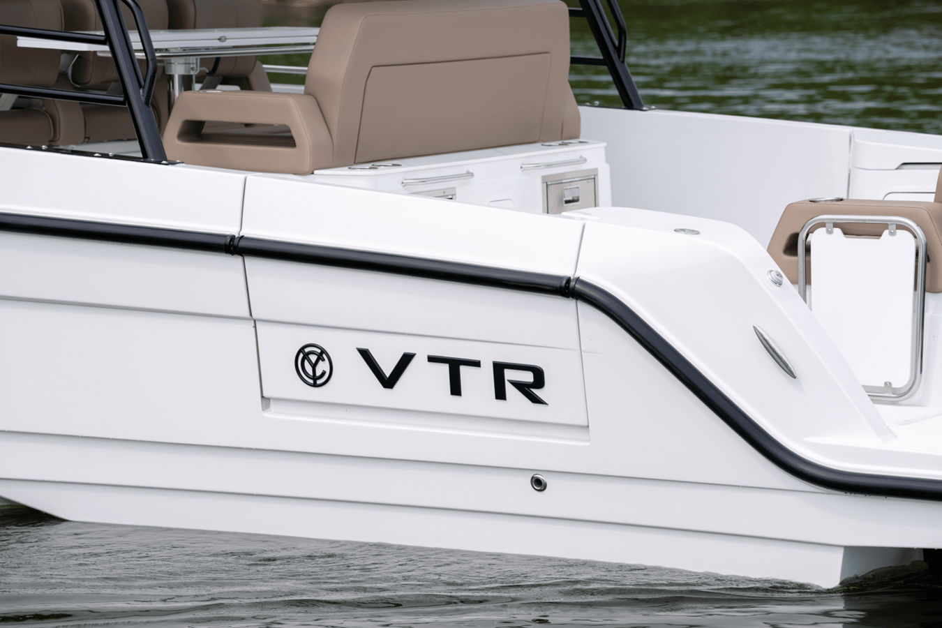 2027 Cruisers Yachts 38 VTR EC 6