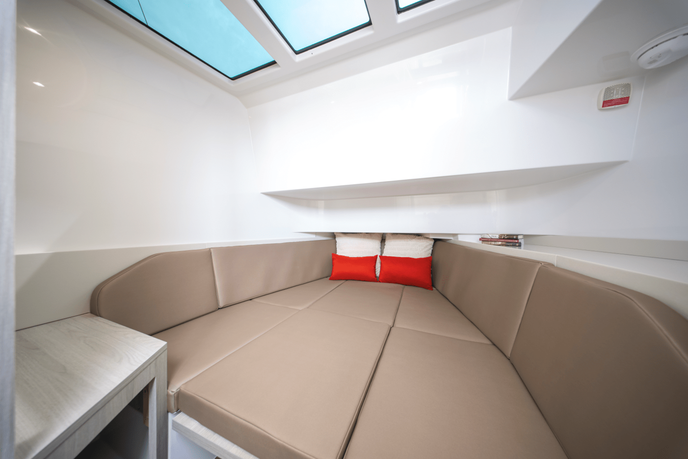 2027 Cruisers Yachts 38 VTR EC 24