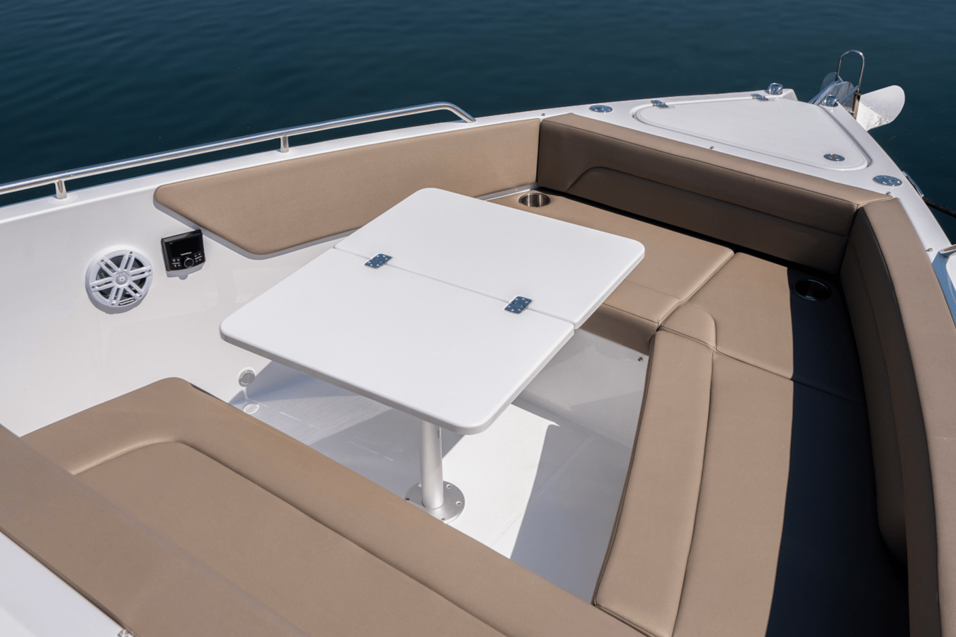 2027 Cruisers Yachts 38 VTR EC 28