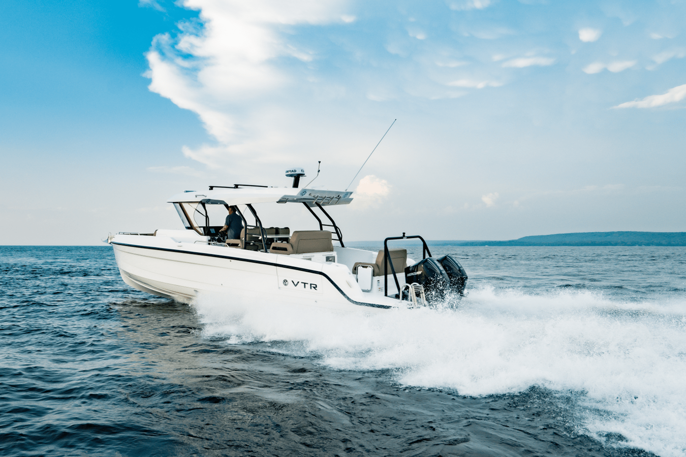 2027 Cruisers Yachts 38 VTR EC 41